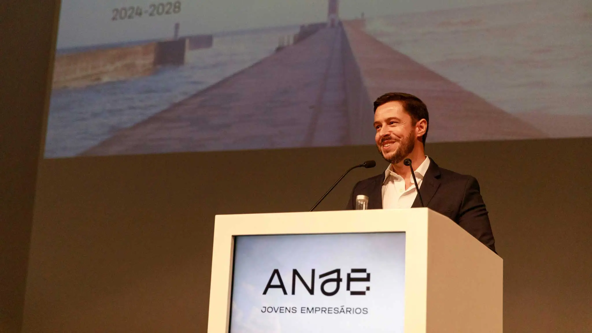 Read more about the article Carlos Carvalho é o novo presidente da Associação Nacional de Jovens Empresários